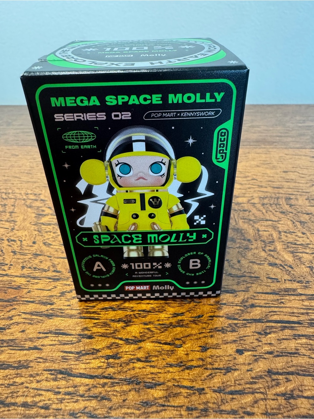 Pop Mart Mega Space Molly 100% Series 02 Banana 2017 - Open Box